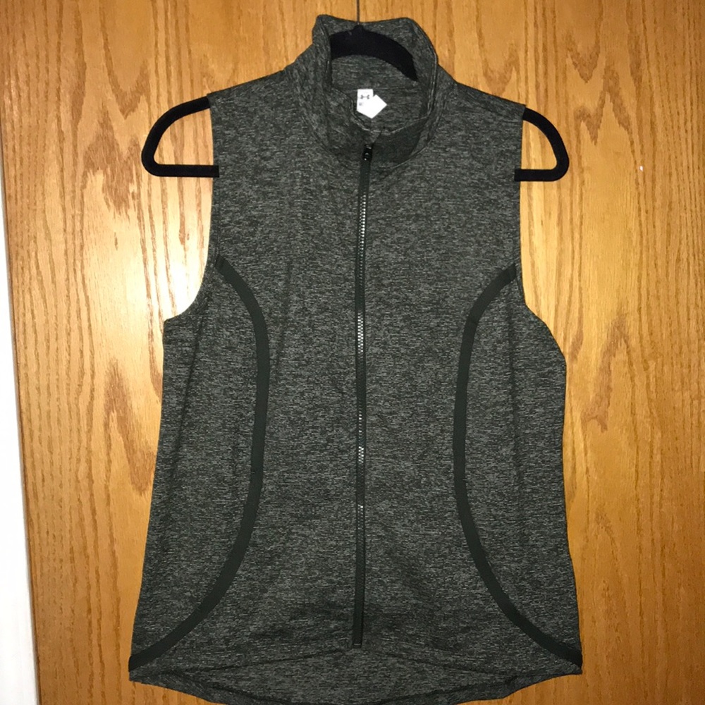 Under Armour Vest (new with tags!)